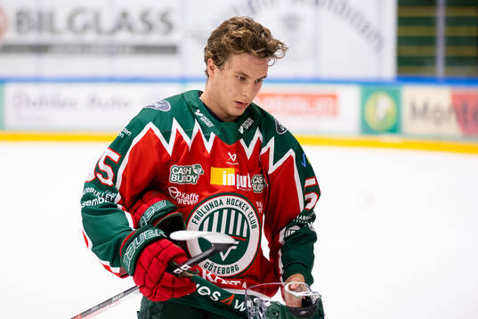 Frölundas Joel Ratkovic Berndtsson innan ishockeymatchen i
