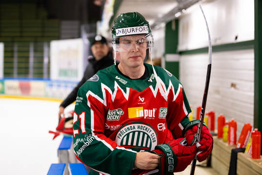 Frölundas Jere Innala innan ishockeymatchen i Strömstad