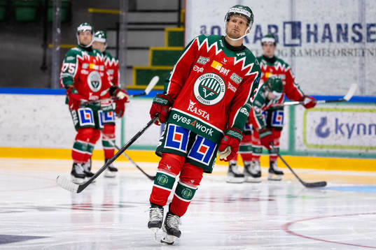 Frölundas Nicklas Lasu innan ishockeymatchen i Strömstad