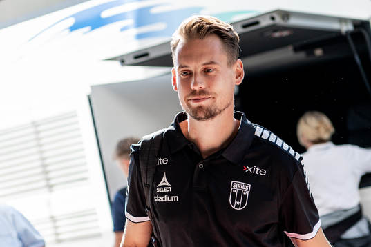 Sirius tränare Daniel Bäckström före fotbollsmatchen i