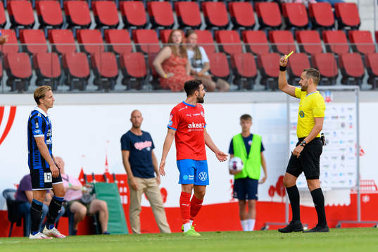 Sirius Daniel Stensson och Helsingborgs Abdul Khalili får