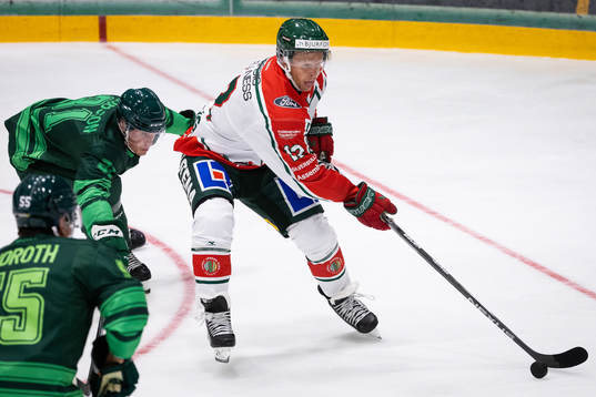 Färjestads Carl Jakobsson och Frölundas Max Friberg