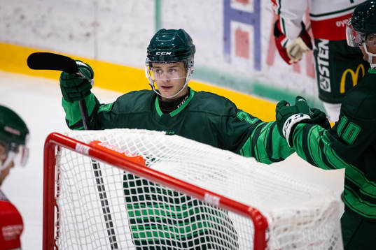 Färjestads Lucas Forsell jublar