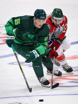Färjestads Max Lindroth och Frölundas Anthony Greco