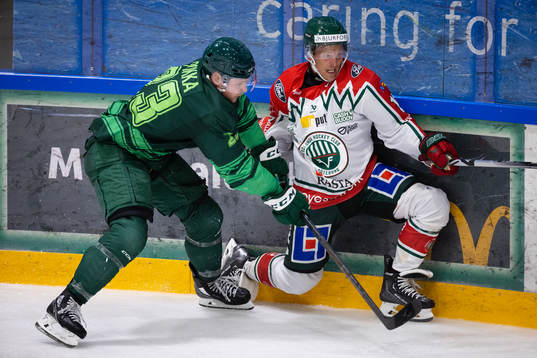 Färjestads Albert Johansson och Frölundas Max Friberg