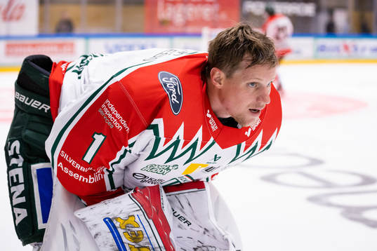 Frölundas målvakt Lars Johansson innan  ishockeymatchen i
