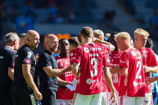 Kalmars tränare Henrik Rydström ger direktiv