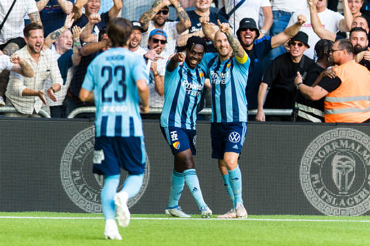 Djurgårdens Joel Asoro gör 3-0 och jublar med Magnus