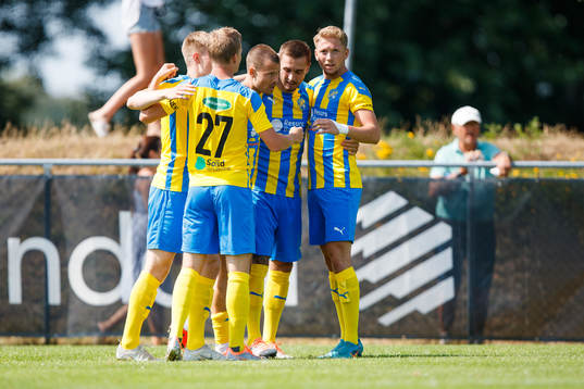 Bläddra bland fler bilder av Fotboll, Div 2 Västra Götaland, herr, Hittarp - Eskilsminne