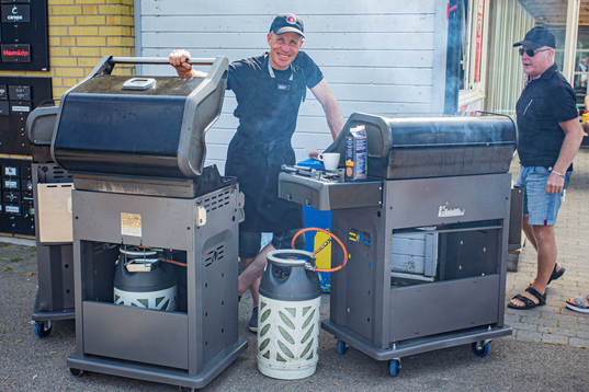 Hans Lundgren skötte grillarna