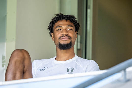 Malmö FFs Joseph Ceesay på läktaren