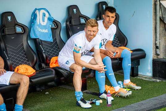 Malmö FFs Anders Christiansen och Jonas Knudsen på bänken