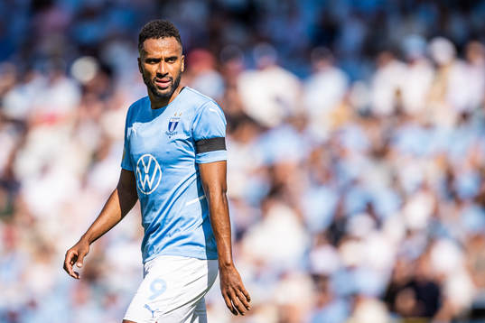 Malmö FFs Isaac Kiese Thelin deppar