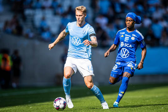 Malmö FFs Felix Beijmo och Sundsvalls Ronaldo Damus