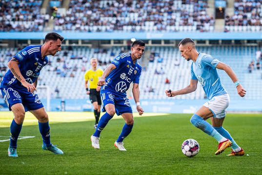 Malmö FFs Veljko Birmancevic mot Sundsvalls Alexander