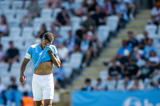 Malmö FFs Isaac Kiese Thelin deppar