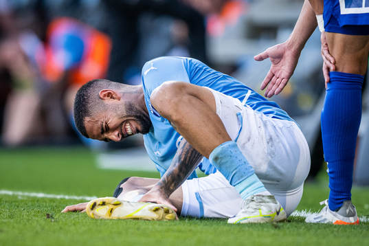 Malmö FFs Sergio Pena har ont