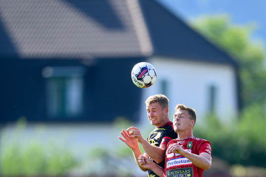 Östersunds Ludvig Fritzson och Skövde AIKs Villiam Granath
