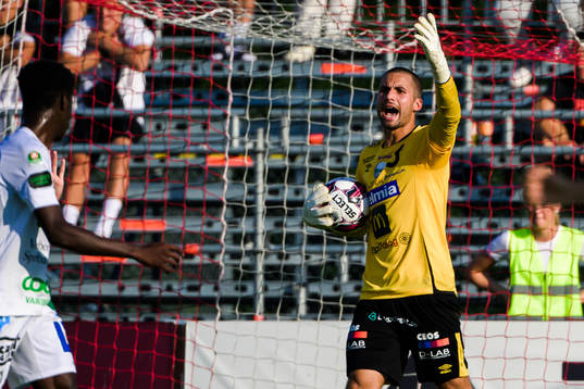 Degerfors målvakt Alfie Malik Whiteman