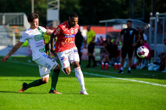 Varbergs Jon Birkfeldt och Degerfors Joseph-Claude Agyeman