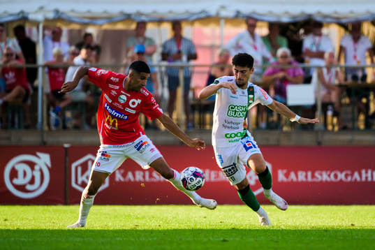 Degerfors Elyas Bouzaiene och Varbergs Ismet Lushaku