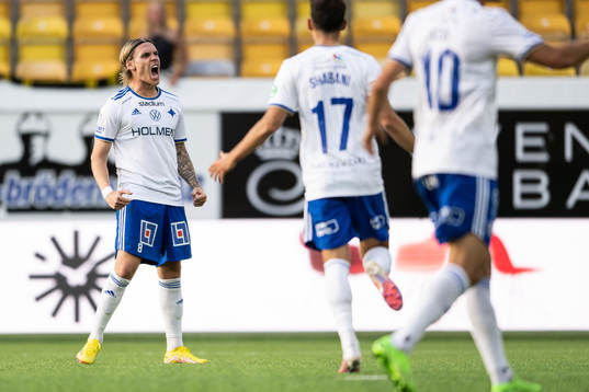 IFK Norrköpings Arnor Sigurdsson jublar