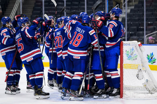 Players of USA celebrate