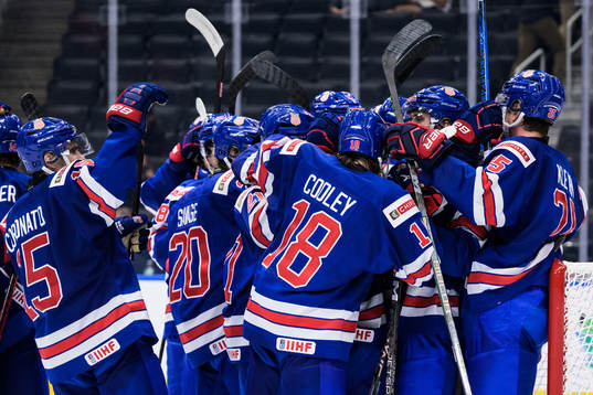 Players of USA celebrate