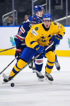 Landon Slaggert of USA behind Fabian Lysell of Sweden