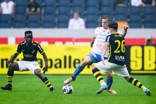 Värnamos Oscar Johansson och AIKs Yasin Ayari