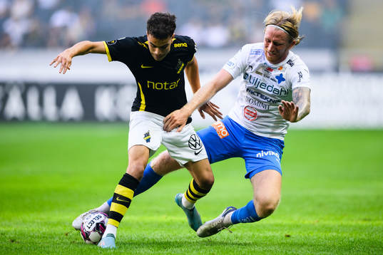 AIKs Yasin Ayari och Värnamos Hampus Näsström