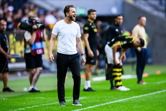 AIKs tränare Bartosz Grzelak