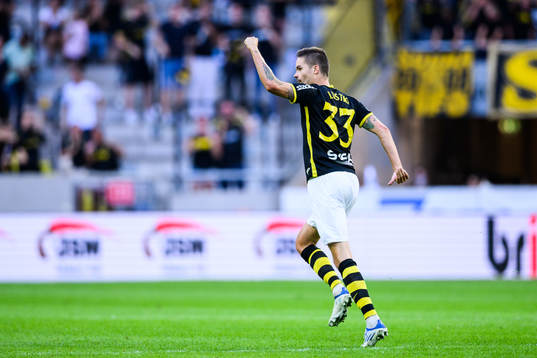 AIKs Mikael Lustig jublar