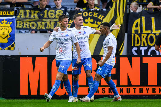 Värnamos Marcus Antonsson jublar