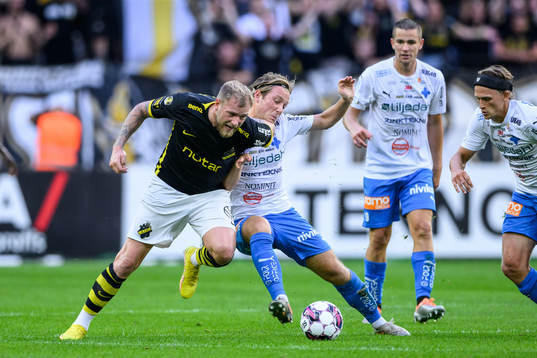 AIKs John Guidetti och Värnamos William Kenndal