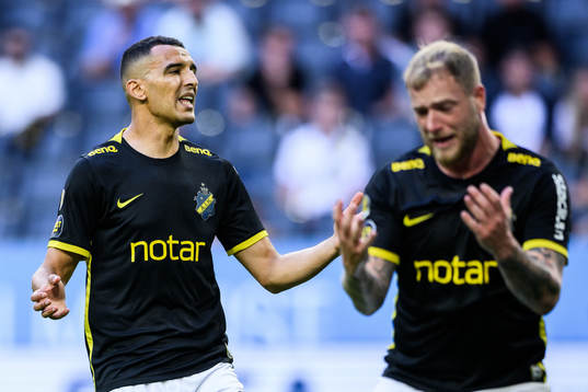 AIKs Nabil Bahoui och John Guidetti deppar
