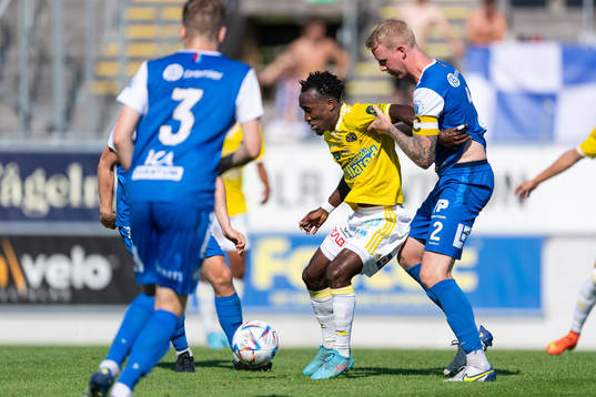 Falkenbergs Godwin Aguda och Oddevolds Fredrik Sundström