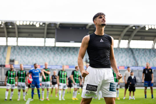 GAIS Emin Grozdanic jublar framför klacken