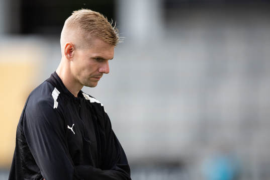 Ljungskiles tränare Erik Lund deppar