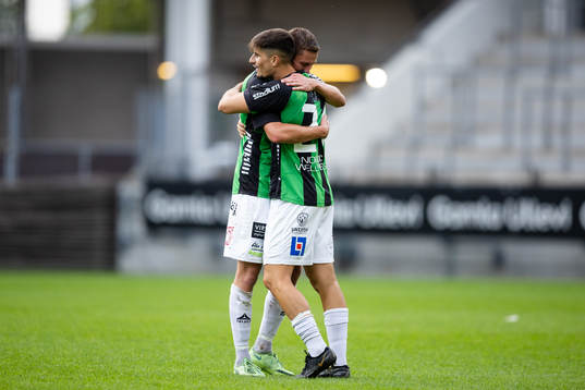 GAIS Axel Norén och Emin Grozdanic jublar