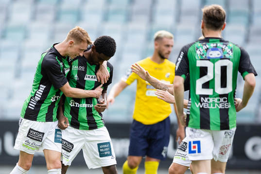 GAIS Julius Lindberg jublar ihop med Harun Ibrahim