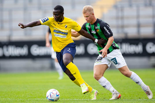 Ljungskiles Sabarr Janneh  och GAIS Filip Gustafsson