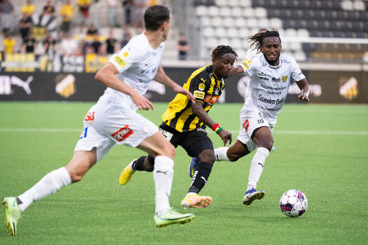 Häckens Ibrahim Sadiq och Mjällbys Mamudu Moro