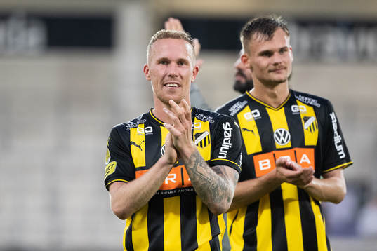 Häckens Mikkel Rygaard Jensen tackar fansen