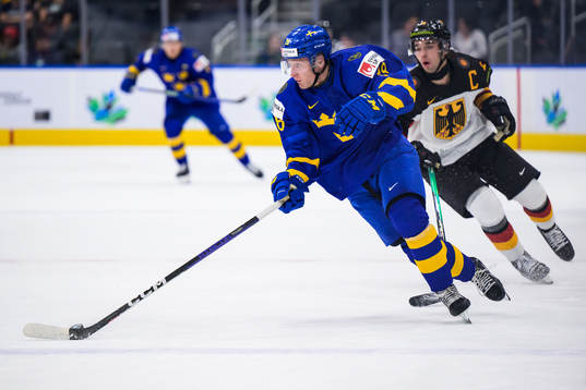 Oskar Magnusson of Sweden