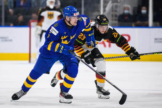 Anton Olsson of Sweden and Thomas Heigl of Germany