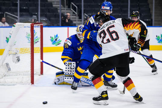 Goaltender Calle Clang of Sweden