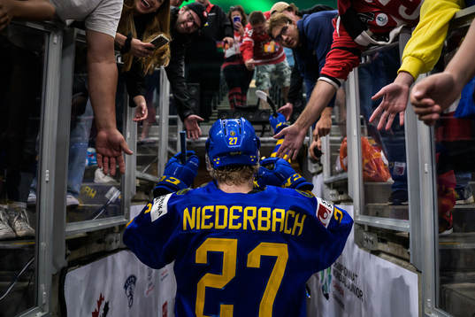 Bläddra bland fler bilder av 2022 IIHF World Junior Championship, day 7, Sweden - Germany