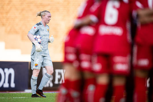 Djurgårdens målvakt Hedvig Lindahl deppar