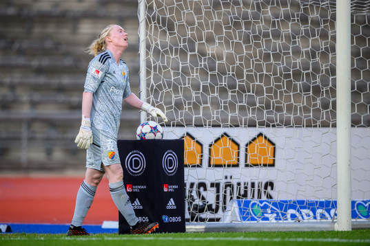 Djurgårdens målvakt Hedvig Lindahl deppar